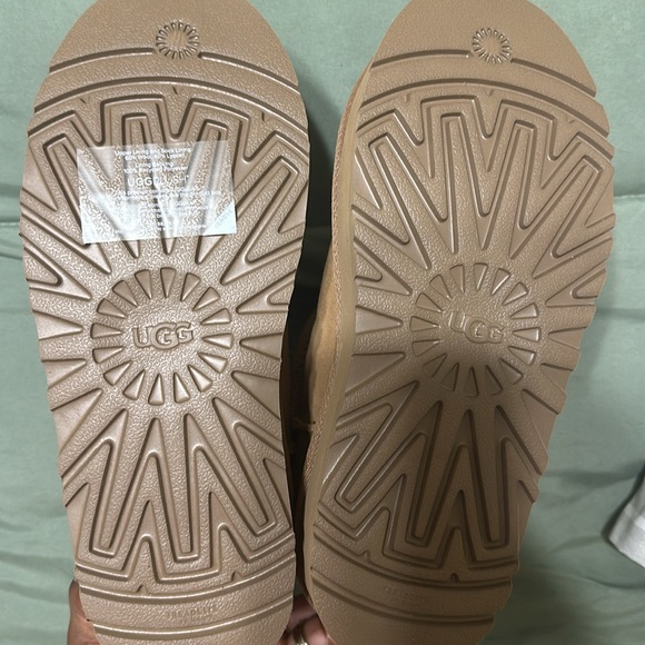 Classic Mini Suede Ugg - Picture 3 of 6